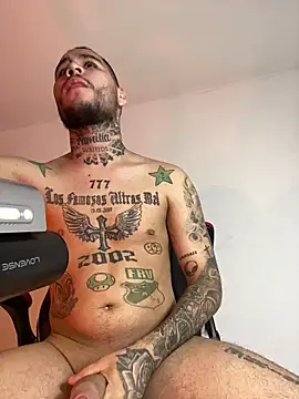 Snapshot of king_of_desire chatting on 9, 4, 2026 king of desire online show from 9, 4, 2026