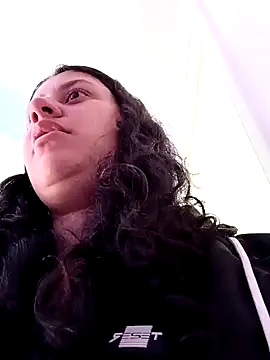 LunaDamasco online show from 10, 4, 2026