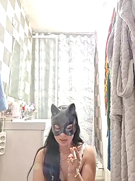 halii21 online show from 13, 4, 2026