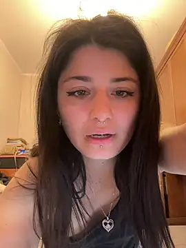 Snapshot of maryzoe05 chatting on 5, 4, 2026 maryzoe05 online show from 5, 4, 2026