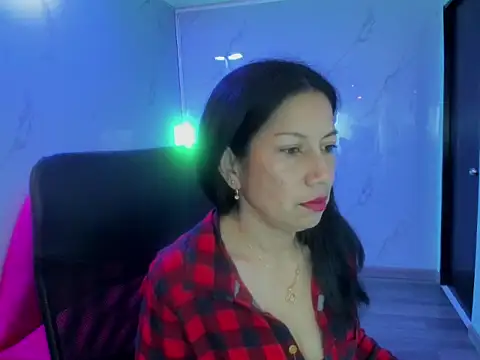 Snapshot of Megan_Collinss1 chatting on 5, 4, 2026 Megan Collinss1 online show from 5, 4, 2026