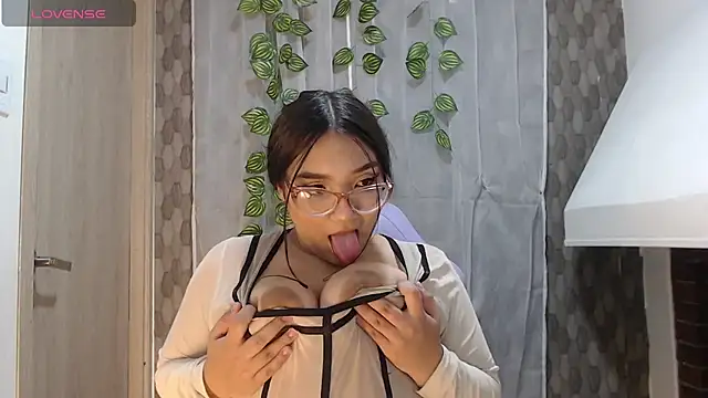 Snapshot of anyela_donecm chatting on 28, 3, 2026 anyela donecm online show from 28, 3, 2026