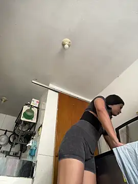 Snapshot of Misty-kat chatting on 14, 4, 2026 Misty-kat online show from 14, 4, 2026