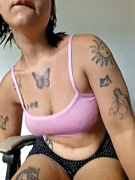 Snapshot of quemerayssa chatting on 3, 4, 2026 quemerayssa online show from 3, 4, 2026