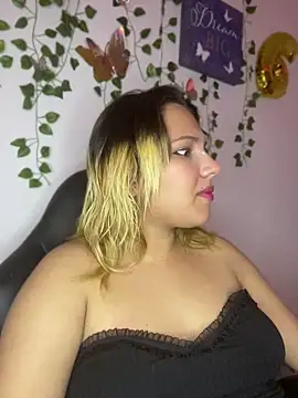 Snapshot of aurora_bela chatting on 10, 4, 2026 aurora bela online show from 10, 4, 2026