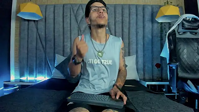 DanteLuxx online show from 1, 3, 2026