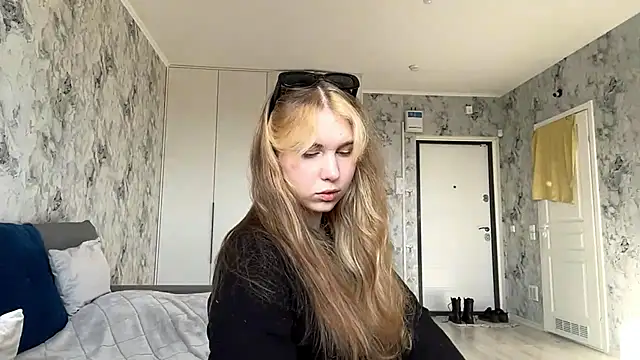 ShariLappas online show from 12, 3, 2026