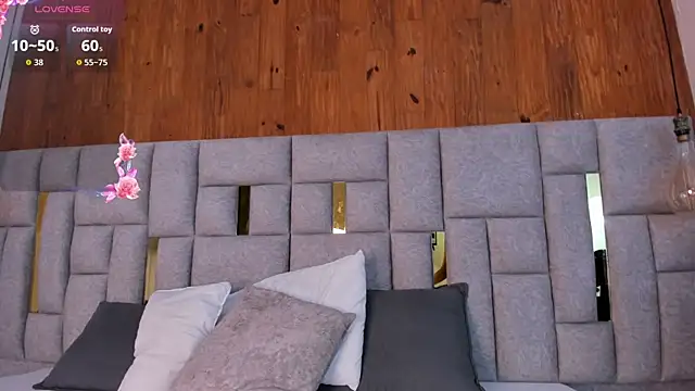 Snapshot of camilaa_smith_ chatting on 29, 3, 2026 camilaa smith online show from 29, 3, 2026