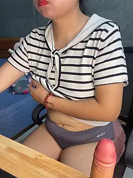 Snapshot of Lisa_Sweet86 chatting on 11, 4, 2026 Lisa Sweet86 online show from 11, 4, 2026