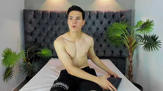 Snapshot of ZANE_EVANS chatting on 7, 3, 2026 ZANE EVANS online show from 7, 3, 2026