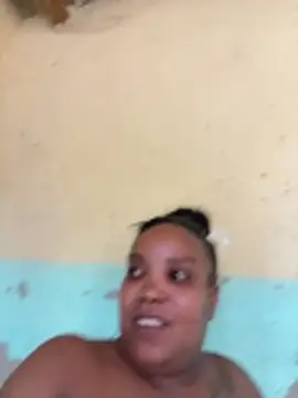 Snapshot of friendlybitch22 chatting on 1, 4, 2026 friendlybitch22 online show from 1, 4, 2026