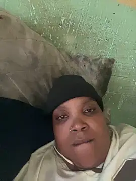 Snapshot of friendlybitch22 chatting on 8, 4, 2026 friendlybitch22 online show from 8, 4, 2026