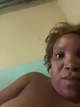 Snapshot of friendlybitch22 chatting on 16, 4, 2026 friendlybitch22 online show from 16, 4, 2026