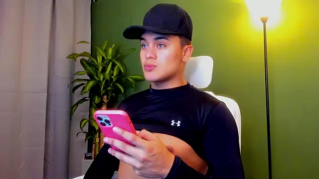 Snapshot of danny_smith24 chatting on 14, 4, 2026 danny smith24 online show from 14, 4, 2026