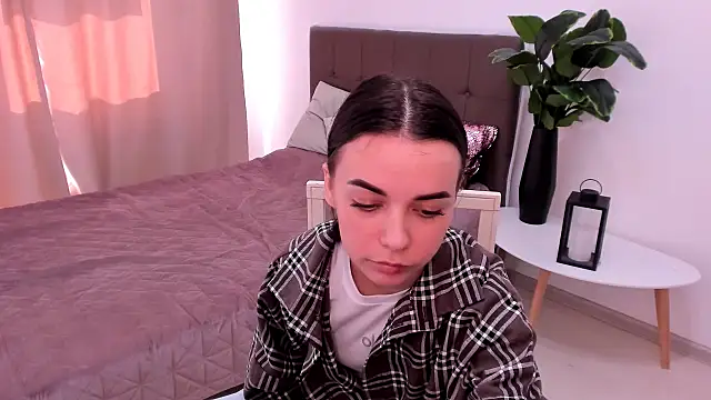 Little Ami  online show from 15, 4, 2026