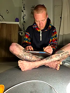 Snapshot of rawanduncut4u chatting on 9, 4, 2026 rawanduncut4u online show from 9, 4, 2026