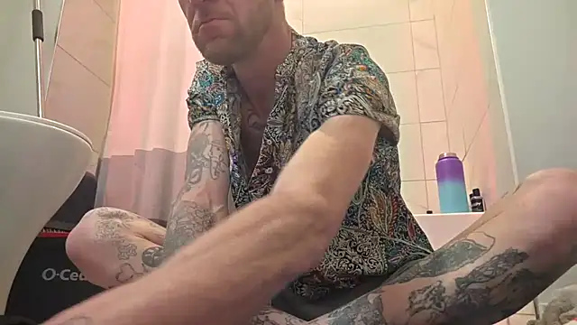 Snapshot of rawanduncut4u chatting on 14, 4, 2026 rawanduncut4u online show from 14, 4, 2026