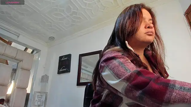 Snapshot of SarahQ65 chatting on 16, 4, 2026 SarahQ65 online show from 16, 4, 2026