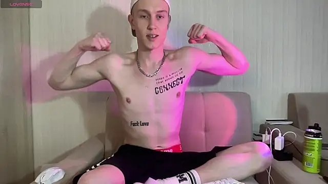 Snapshot of Travis_Gracile chatting on 16, 4, 2026 Travis Gracile online show from 16, 4, 2026