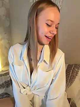 leyaaftermidnight online show from 17, 4, 2026