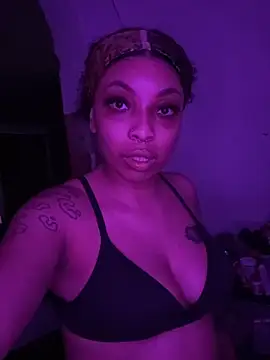 Snapshot of phatpussycat6967 chatting on 15, 4, 2026 phatpussycat6967 online show from 15, 4, 2026