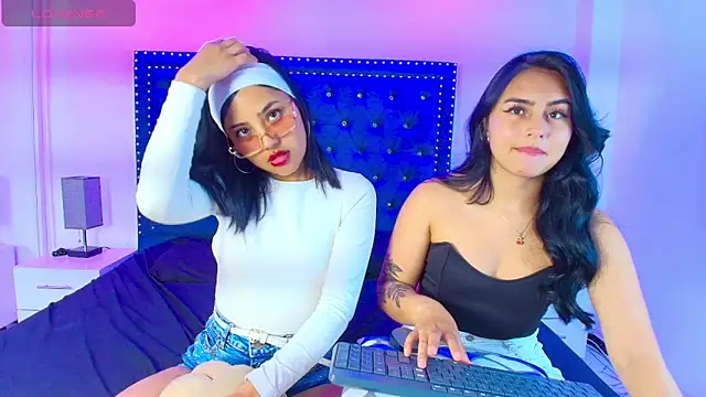 Serena and zoe online show from 15, 4, 2026