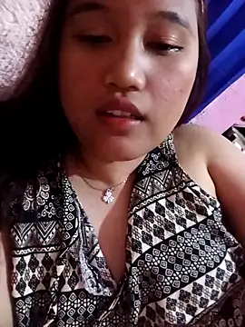 heyitsnana online show from 15, 4, 2026