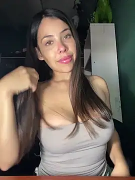 Snapshot of Juliett07 chatting on 16, 4, 2026 Juliett07 online show from 16, 4, 2026