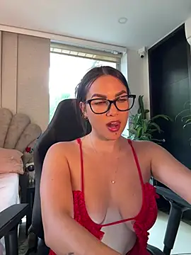 Snapshot of HannaBeckett chatting on 16, 4, 2026 HannaBeckett online show from 16, 4, 2026