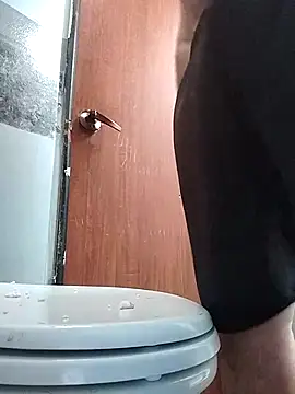 Snapshot of Mbooty86 chatting on 25, 10, 2025 Mbooty86 online show from 25, 10, 2025