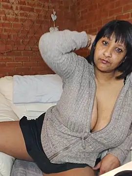 Snapshot of Lilybanx chatting on 12, 4, 2026 Lilybanx online show from 12, 4, 2026