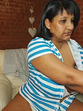 Snapshot of Lilybanx chatting on 15, 4, 2026 Lilybanx online show from 15, 4, 2026