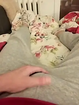 Snapshot of MlodyDres chatting on 9, 2, 2026 MlodyDres online show from 9, 2, 2026