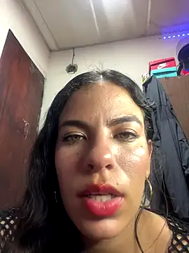 Snapshot of roman_and_jessie chatting on 4, 10, 2025 roman and jessie online show from 4, 10, 2025