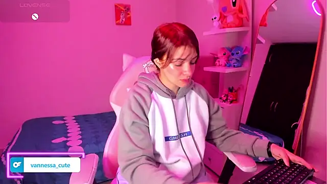 Snapshot of Vannessa__Shy chatting on 13, 2, 2026 Vannessa Shy online show from 13, 2, 2026