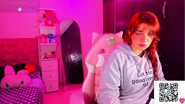 Snapshot of Vannessa__Shy chatting on 3, 3, 2026 Vannessa Shy online show from 3, 3, 2026