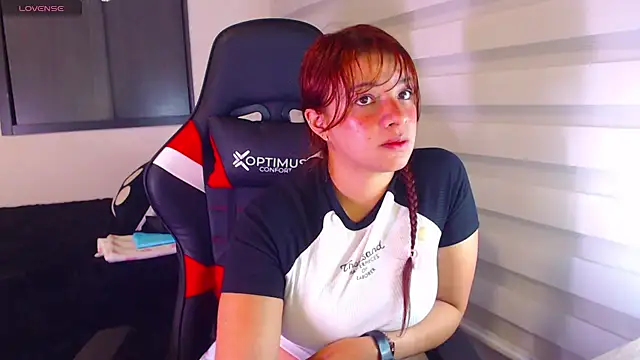 Snapshot of Vannessa__Shy chatting on 2, 4, 2026 Vannessa Shy online show from 2, 4, 2026