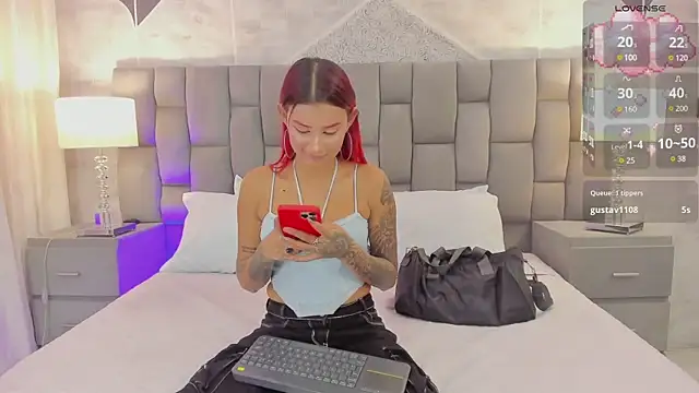 CinthiaCollins online show from 4, 3, 2025