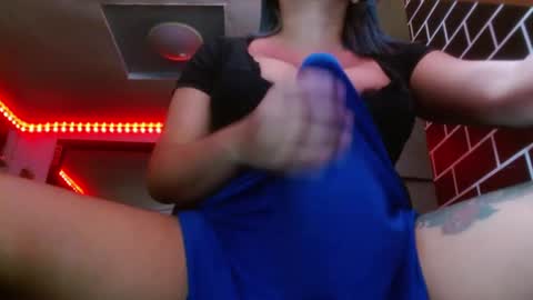  i am trixie im Your Selfsucking Mistress  online show from 4, 12, 2024
