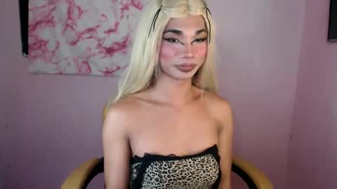 Snapshot of 18_nicole chatting on 22, 2, 2025 barbie online show from 22, 2, 2025