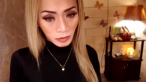 Snapshot of 1bigsurprise4you chatting on 18, 3, 2026 angel online show from 18, 3, 2026