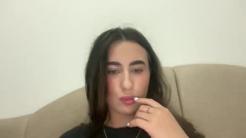 Snapshot of 1kate1999 chatting on 19, 10, 2025 1kate1999 online show from 19, 10, 2025