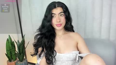 Snapshot of 1m_emily chatting on 29, 11, 2025 . online show from 29, 11, 2025