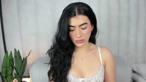 Snapshot of 1m_emily chatting on 29, 11, 2025 . online show from 29, 11, 2025