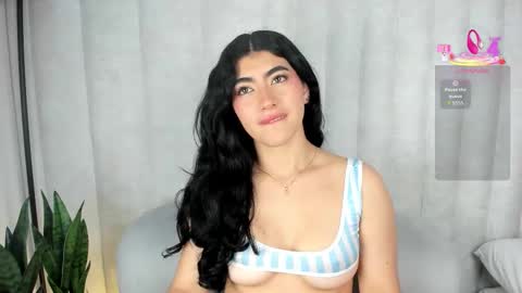 Snapshot of 1m_emily chatting on 21, 12, 2025 . online show from 21, 12, 2025