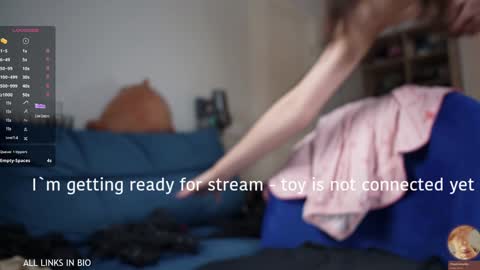 Snapshot of 1mari_01 chatting on 6, 2, 2025 Marie online show from 6, 2, 2025