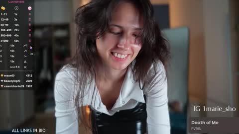 Snapshot of 1mari_01 chatting on 20, 10, 2025 Marie online show from 20, 10, 2025