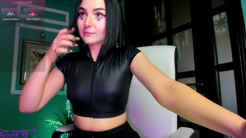 Moona  online show from 17, 12, 2024