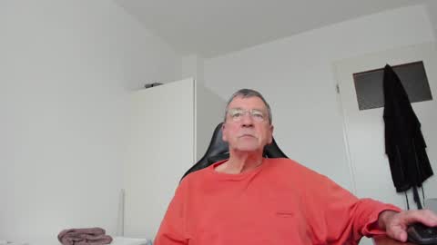 Snapshot of 200gentleman chatting on 8, 2, 2025 Henk online show from 8, 2, 2025