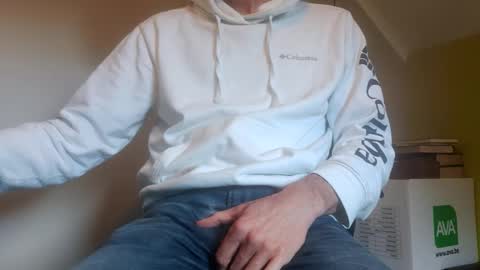 22_acacia_avenue online show from 15, 3, 2026